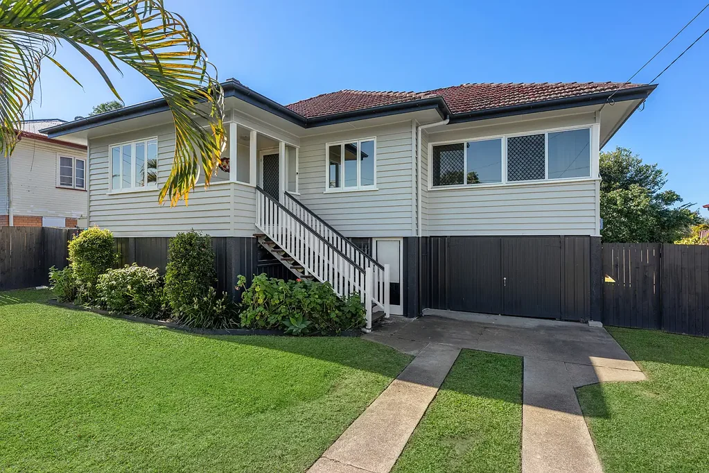Leichhardt 3 Slaapkamer Charming, Renovated Family Home on 797m² – Move-In Ready & Minutes from Ipswich CBD