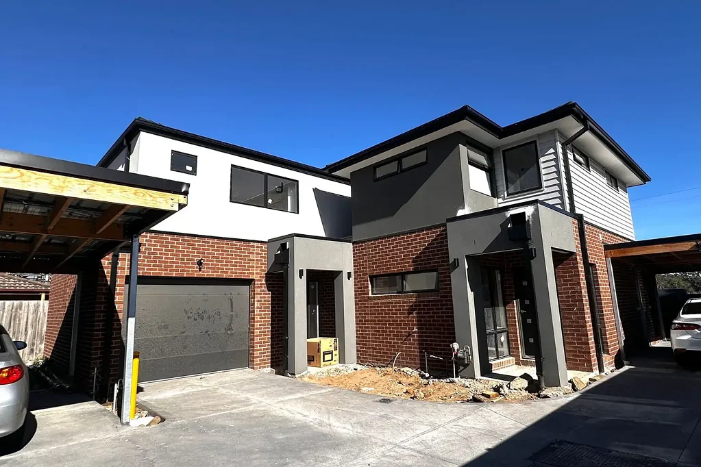 BRAND NEW TOWNHOUSES IN HAMPTON PARK!