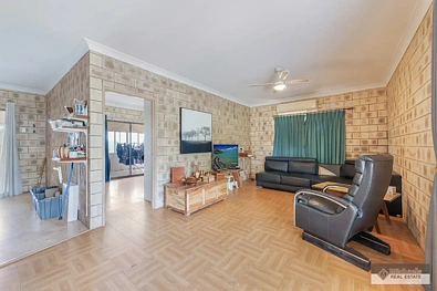 客厅 - 33 WOODSWALLOW DR, MOOLBOOLAMAN QLD 4671
