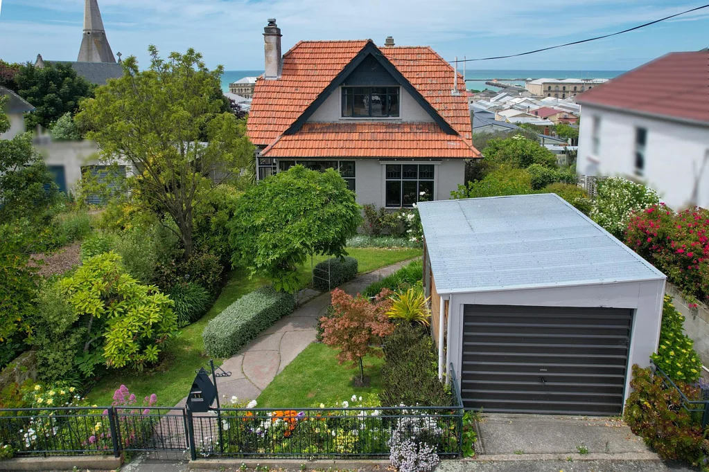 11 Wharfe Street, South Hill, Otago