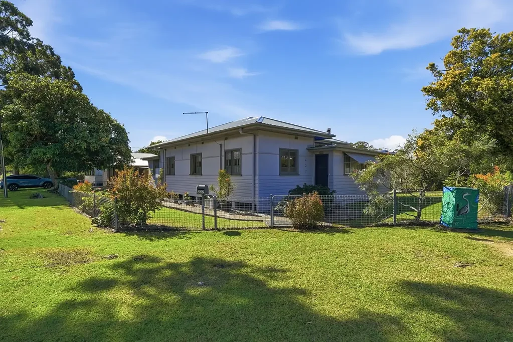 Coffs Harbour 3房  Prime R3 Opportunity With Potential Dual Living And Future Potential