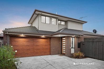 Knoxfield 3 Slaapkamer A house on it's own title!