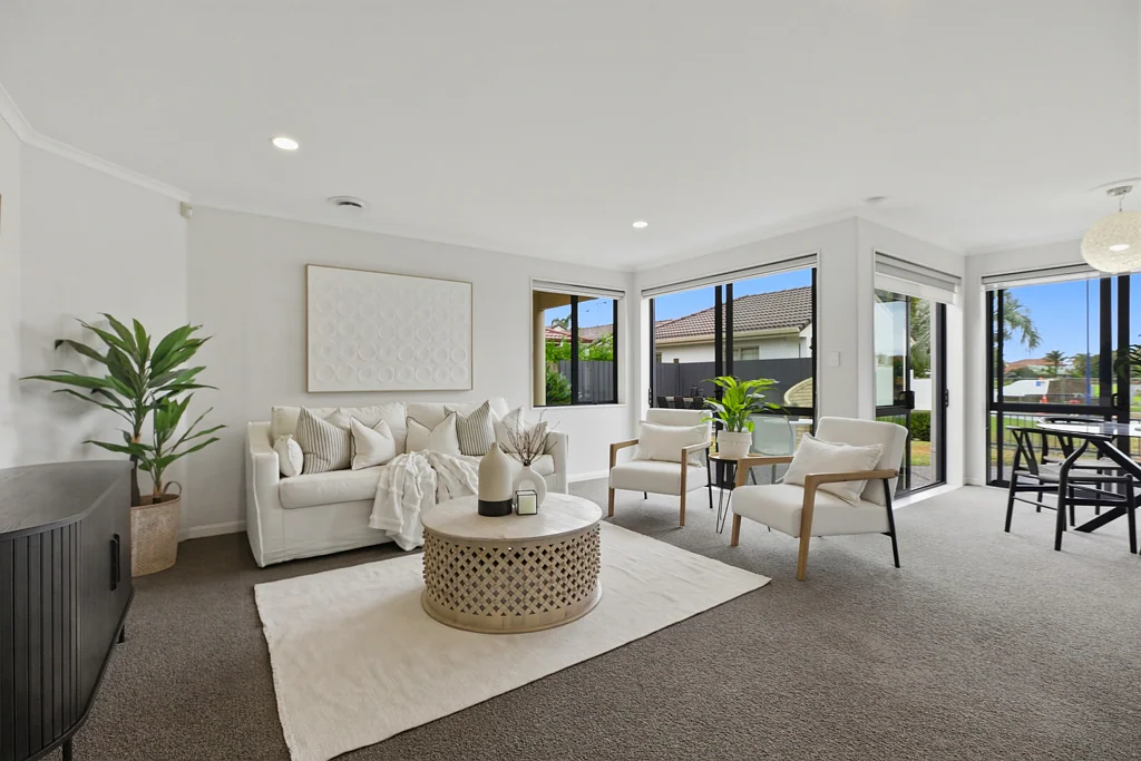 Papamoa 3 Slaapkamer Sunny Living, Waterway Views, Motivated Vendors!