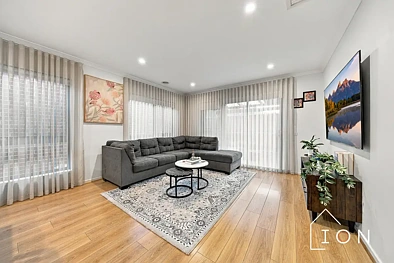 लिविंग रूम - 52 Abundance Circuit, Clyde, VIC 3978