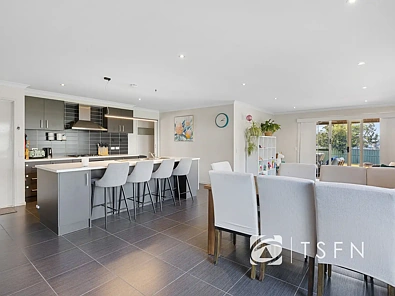 60 Queen Street, Kangaroo Flat, VIC 3555, 4房, 2浴, House