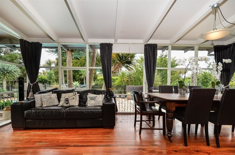 69 Tiroroa Avenue, Te Atatu South, Auckland - Waitakere, 5 Schlafzimmer, 2 Badezimmer