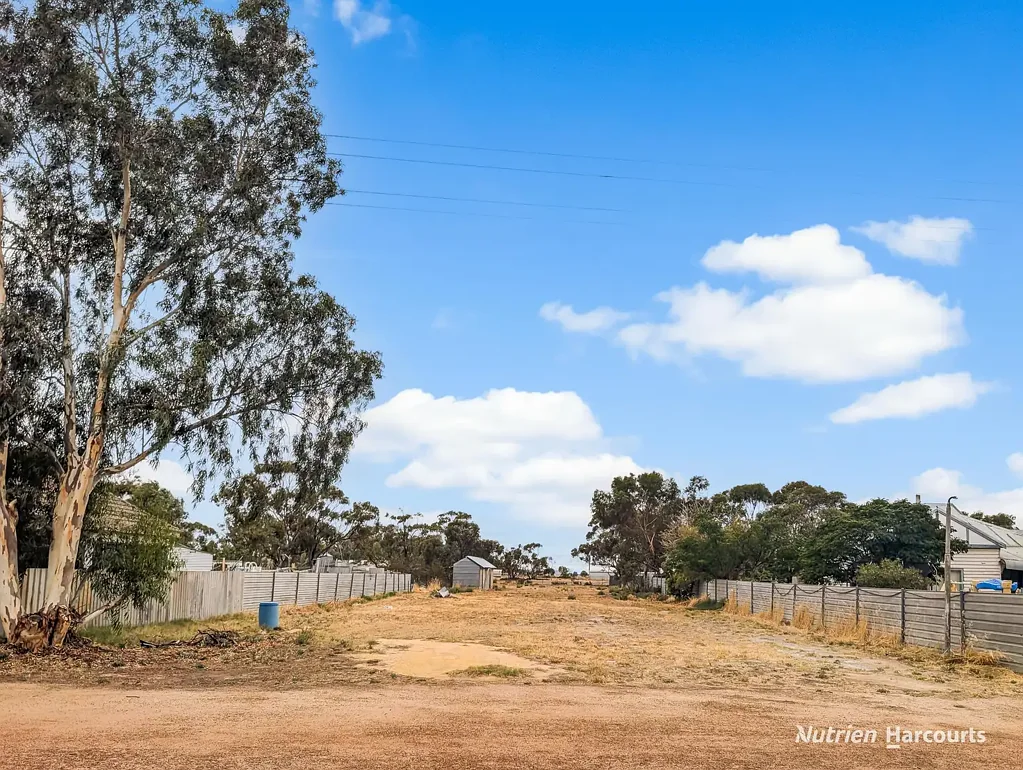 Kellerberrin  24 Moore Street, Kellerberrin - Large 2,309sqm Residential Block with Rear Access
