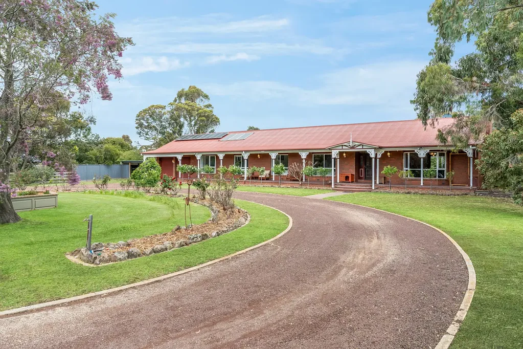 Teesdale 4 Slaapkamer Hidden Oasis on 3 Acres