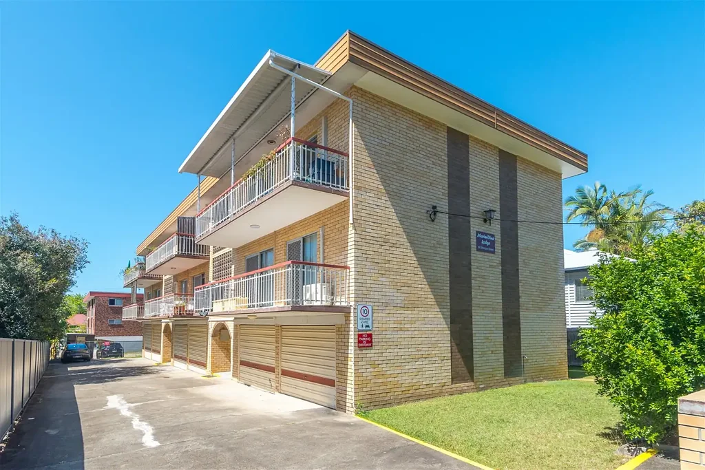 Perfectly Located Greenslopes Starter