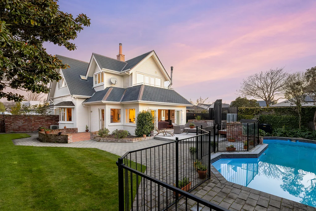 Merivale 4ਬੈੱਡਰੂਮ Timeless Beauty in Merivale Heartland