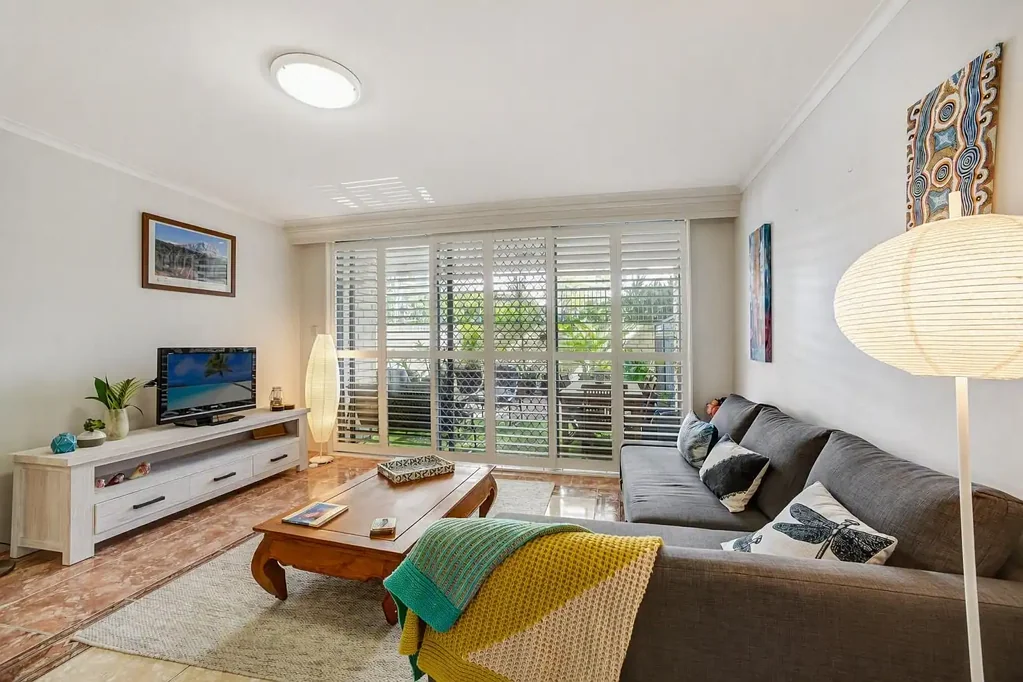 Elegant Apartment Offering Space, Style & Convenience