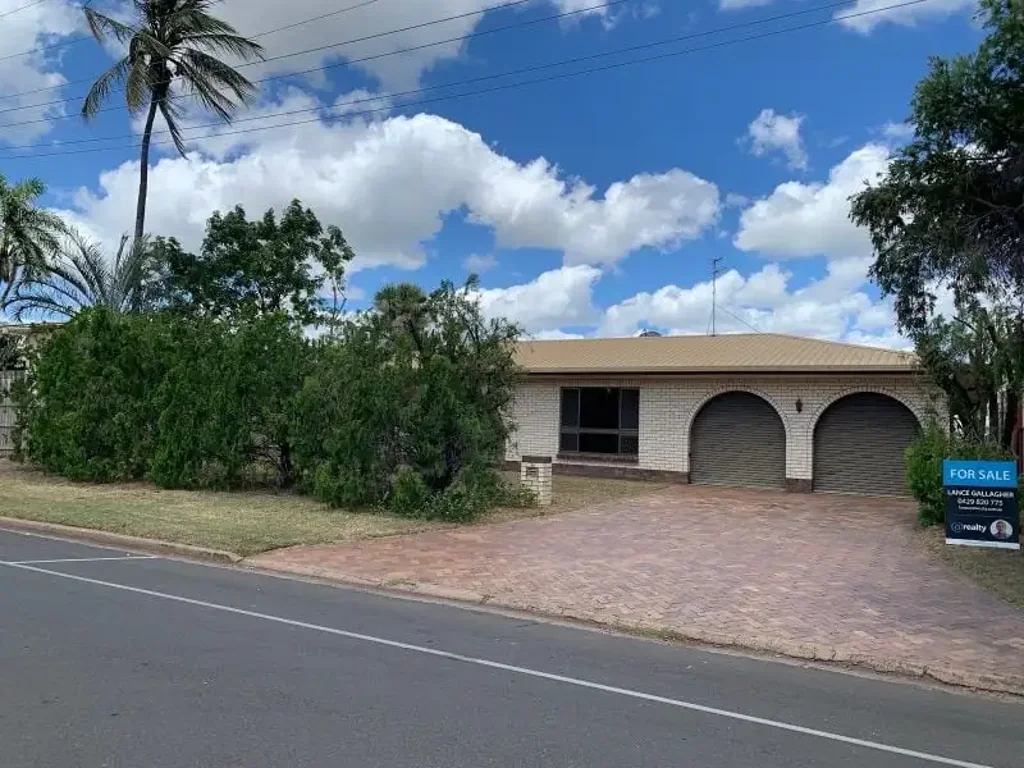 Emerald 4 Bedroom WHAT A LOCATION
