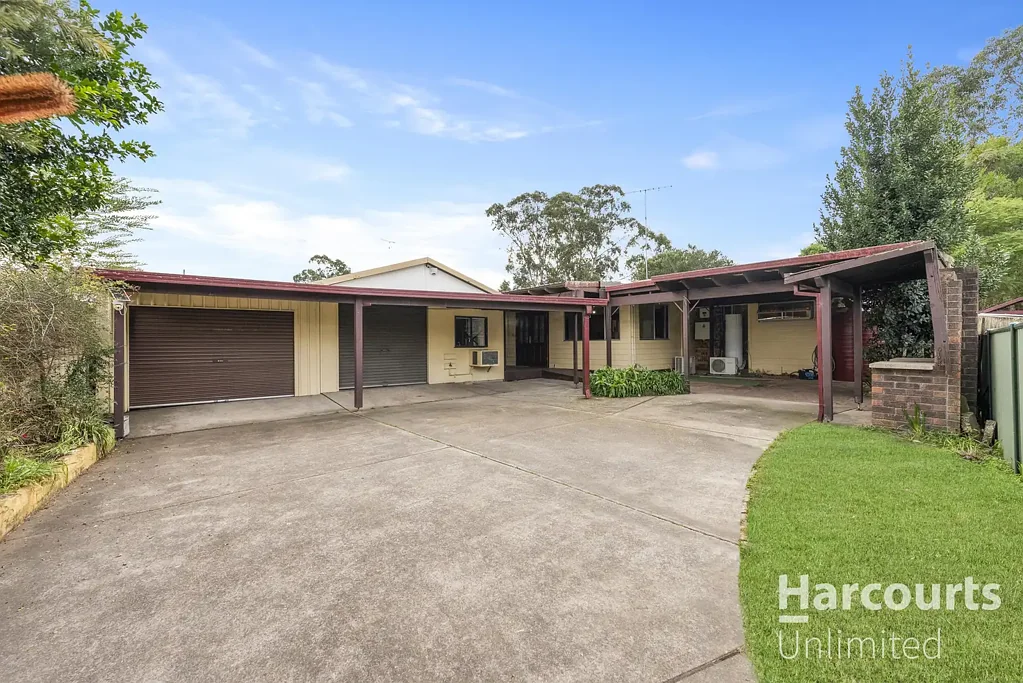 Quakers Hill 5房 767平地块 五卧宽敞房 步行学校商街 双车库带工位 娱乐后院空间 Unlock the Possibilities - 767sqm of Opportunity!
