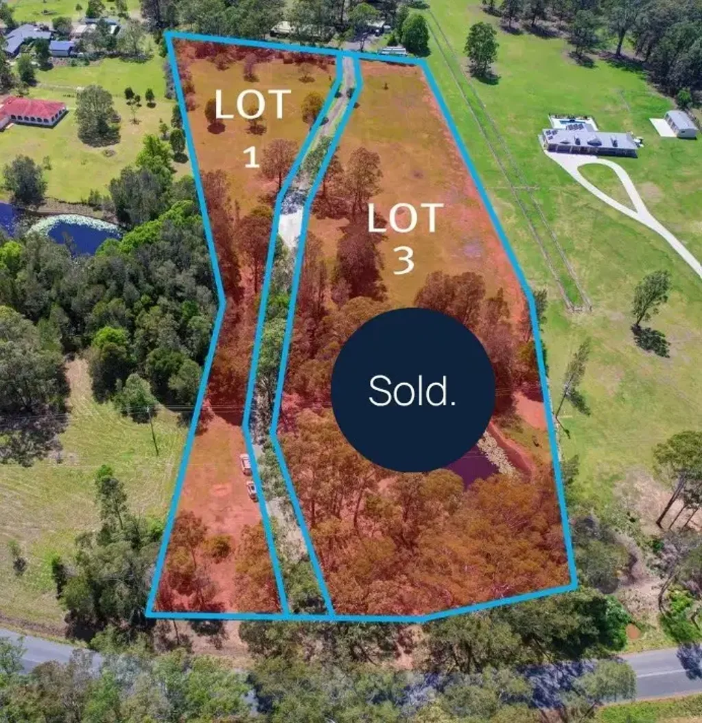Failford Acreage Living in Sought-After Failford