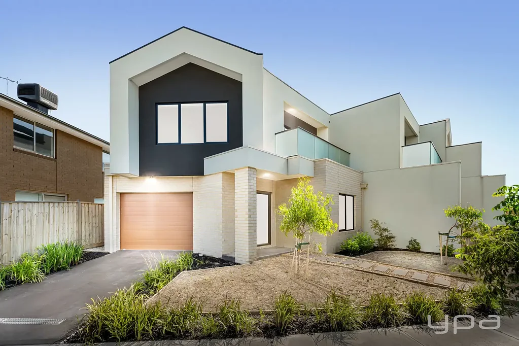 Werribee 3침실 YOUNG, MODERN AND PERFECTLY POSITIONED!