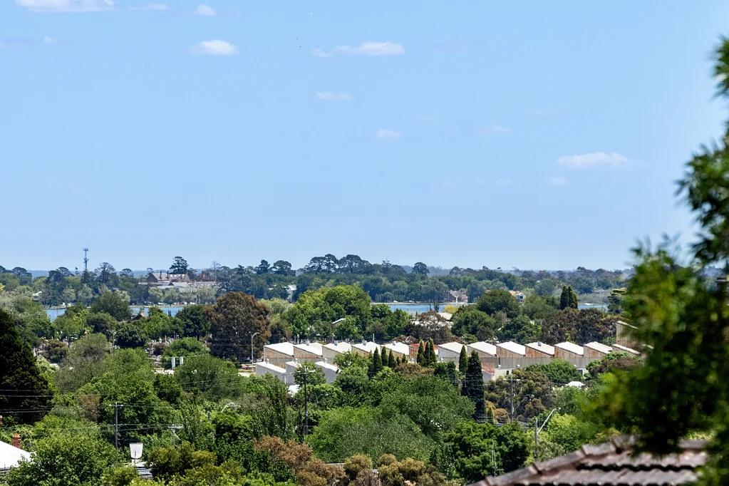 Ballarat North  Impressive views! Residential land+Rare development opportunity - 5391m2