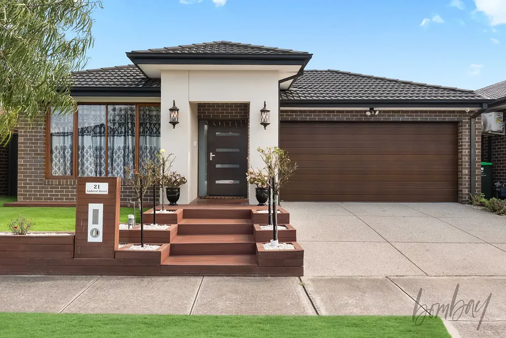 Modern Family Living with Premium Features