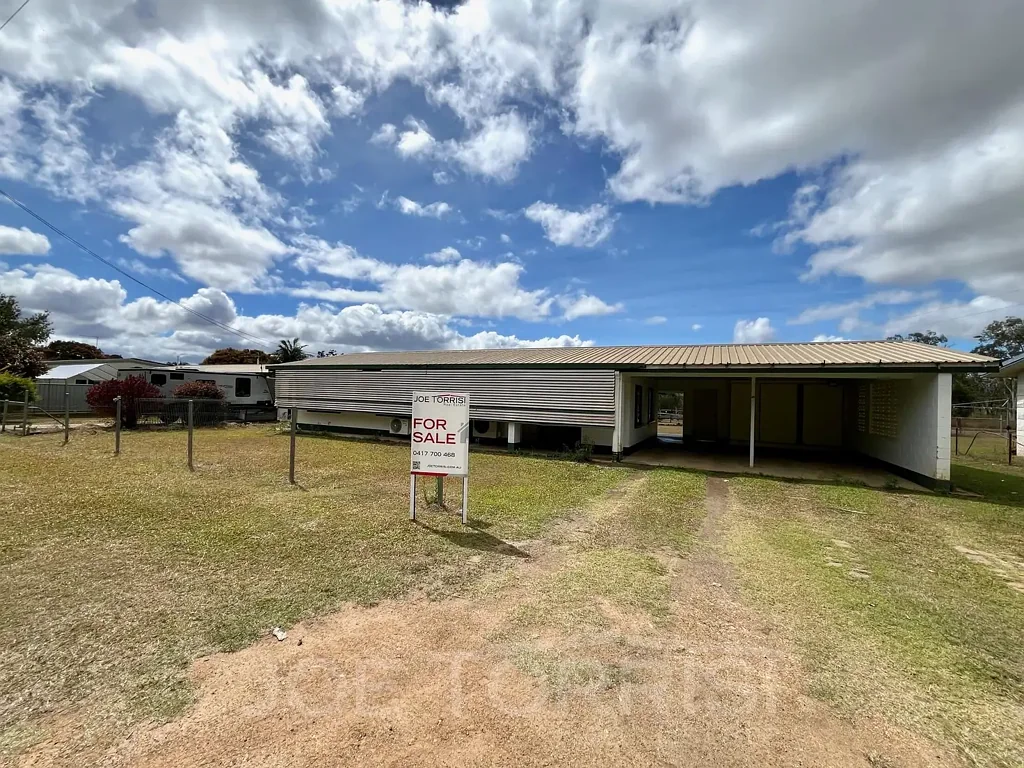 Mareeba 3房  GOOD BONES, GREAT POTENTIAL!