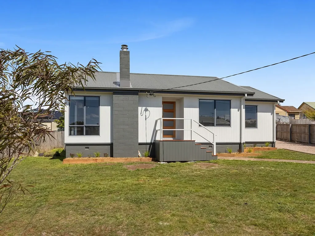 Devonport 3ਬੈੱਡਰੂਮ The Renovation is Done. Your Next Chapter Awaits.