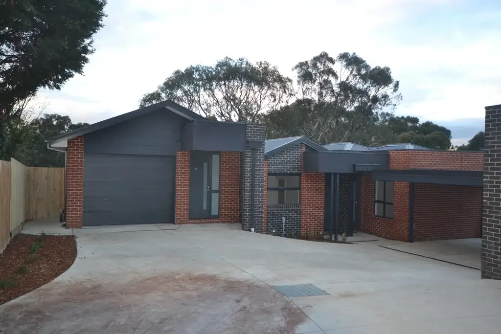 Immaculate 2 bedroom unit