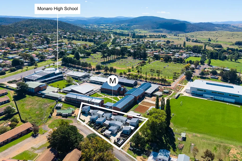 Cooma 17房  Freehold Residential Complex – 13 Units with Strong Returns