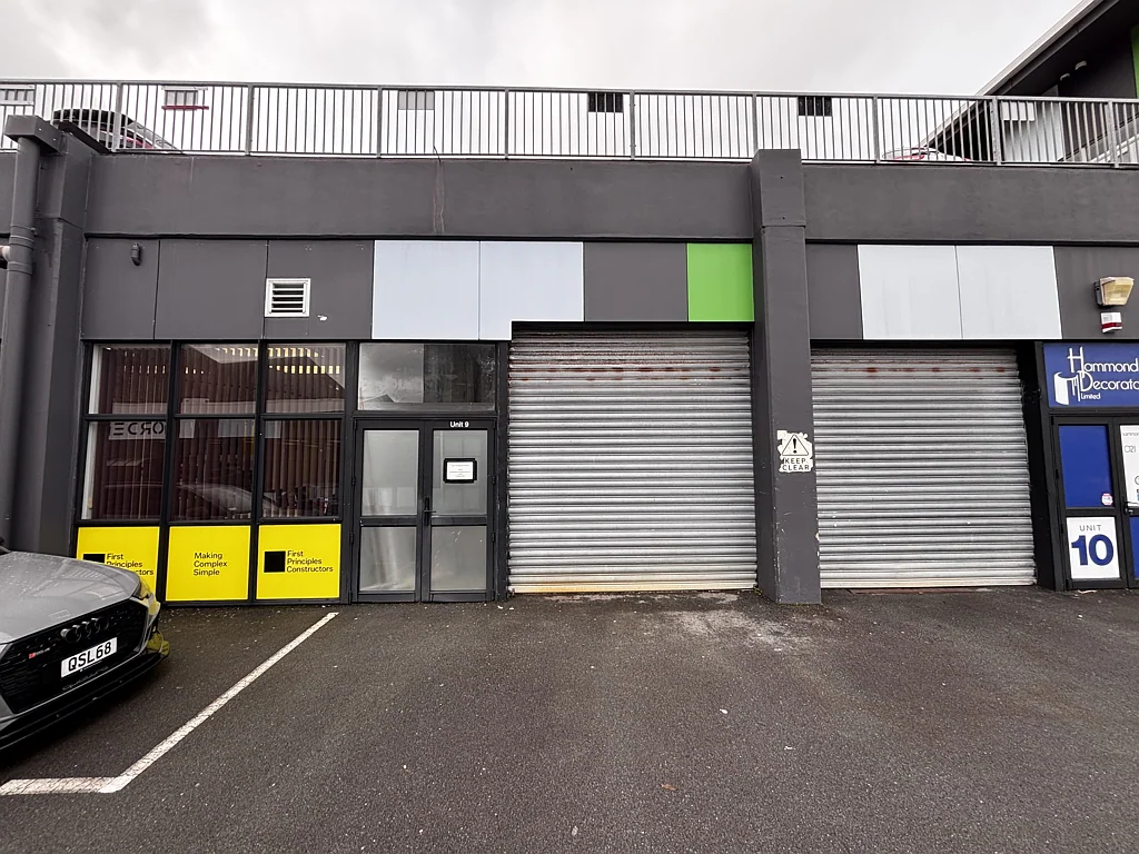 Petone Work shop with suspended ceiling!