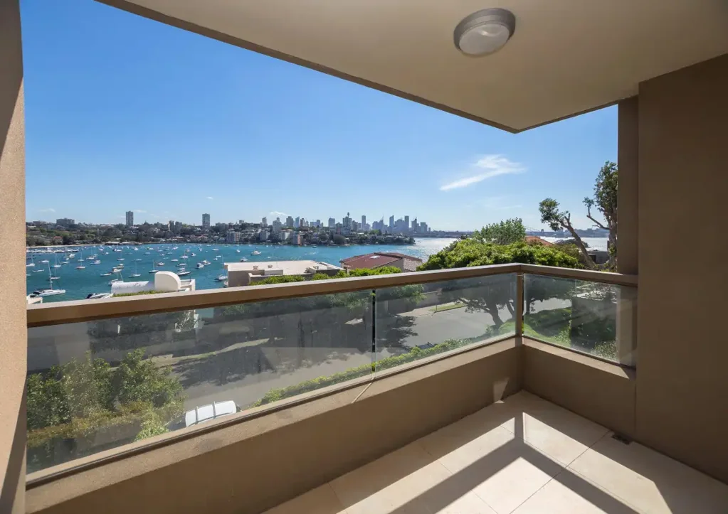 Bright Sunny Apartment with Spectacular Harbour Views - Point Piper
