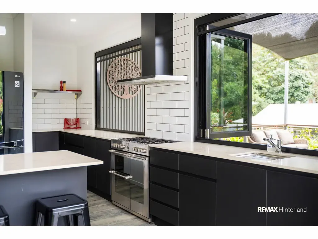 Maleny 4कमरा OPEN HOME SAT 2.00PM - 2.30PM: Modern Dual Living in Maleny