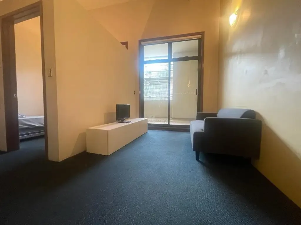 Spacious Twin-Share Loft Apartment in Prime Broadway Student Accommodation