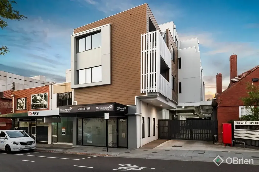 Stylish and Low-maintenance Apartment in Central Oakleigh