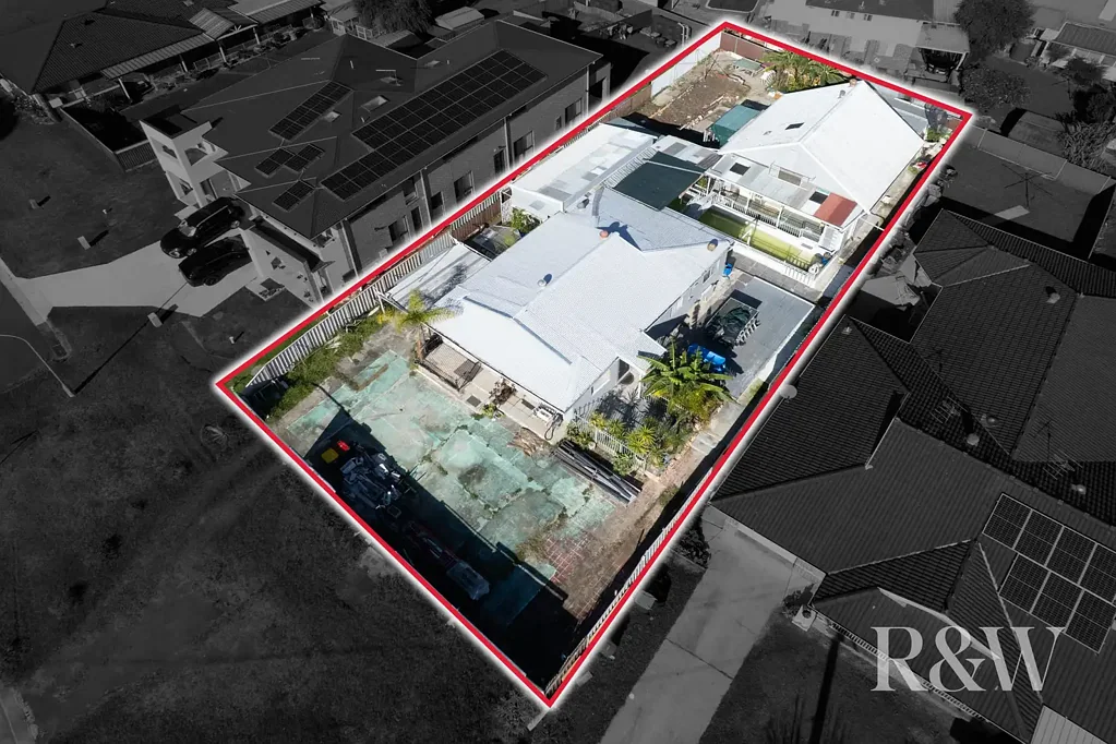 Macquarie Fields 5Moenga Dual Income Opportunity with Future Potential – Be Quick!
