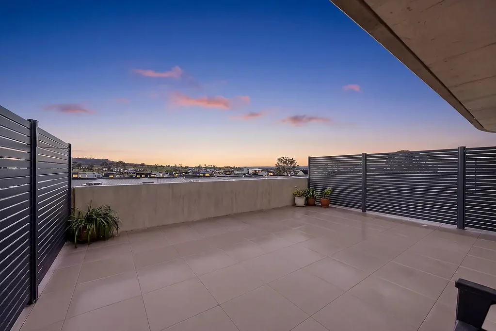 Taylor 2બેડરૂમ Modern Living with Space, Sunlight and an Outdoor Escape