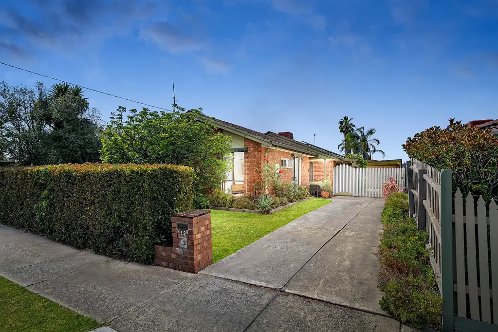 112 Prince Of Wales Avenue, Mill Park, VIC 3082