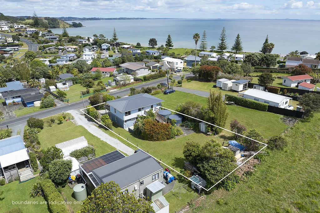 Mangonui Surrounds 5 Bedroom Be in this Summer! Lifestyle Changing Opportunity!