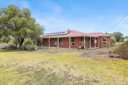 44 Leach Road, Lake Bolac