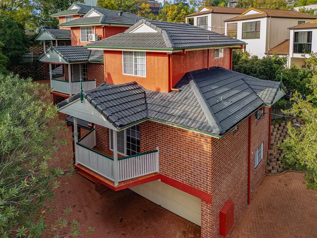 2/64 Armadale Street, St Lucia, QLD 4067
