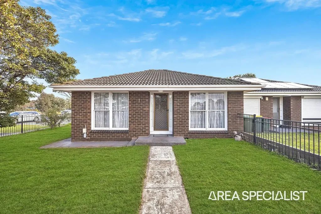 Werribee 2房 Listed AS - 迷人、舒适、便利的生活，位于 Werribee Secondary School 学区！ Listed AS -Charming, Comfortable & Convenient Living in Werribee Secondary School Zone !