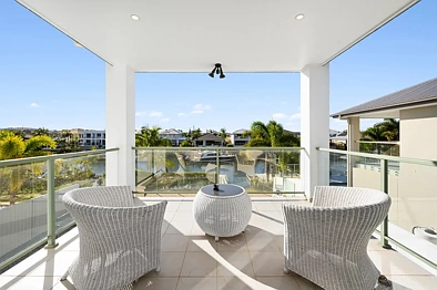 Helensvale 4房  North-to-Water Luxury in Prestigious River Links with Private Pontoon and Broadwater Access