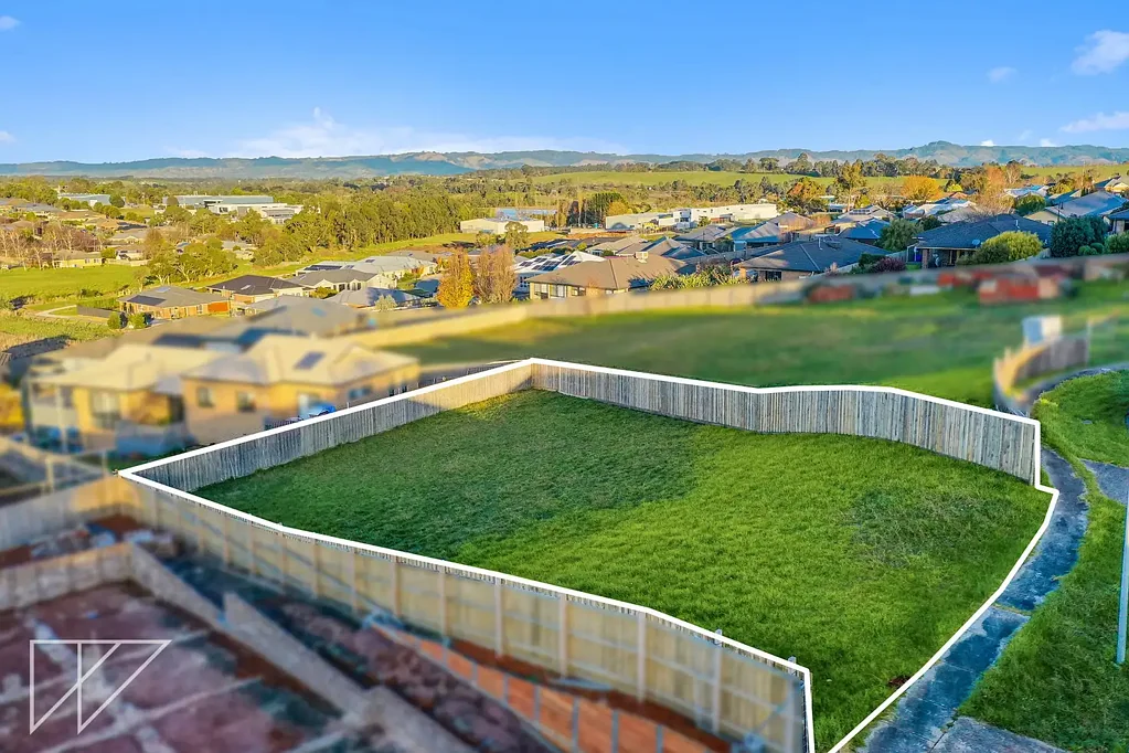 Warragul  Ready to Build with an Incredible View!