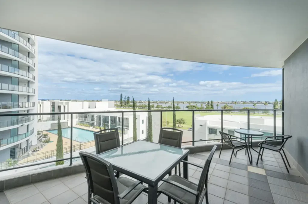 East Perth 2房  Luxury Living at Reflections West