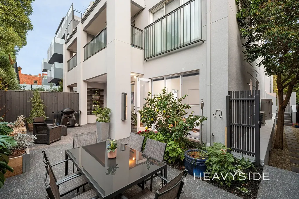 Hawthorn East 2 Bedroom Boutique Complex | Two Private Courtyards | Fully Renovated