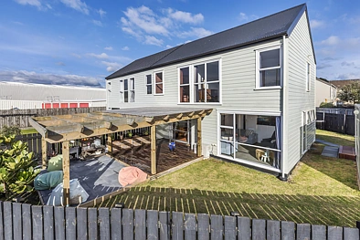 Rongotai 3房  RONGOTAI - SUNNY, SPACIOUS & BONUS HOME OFFICE | BEO $695,000