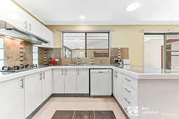 4 Cornwell Crescent, Cranbourne East