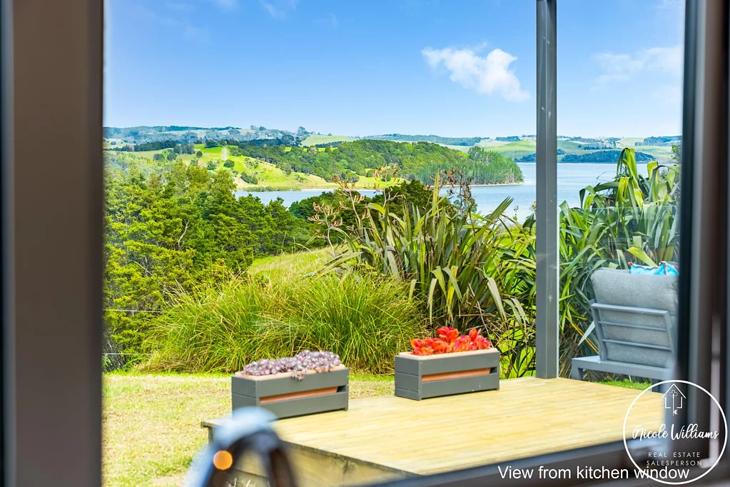 Whakapirau 4Kwarto 11 acre lifestyle property