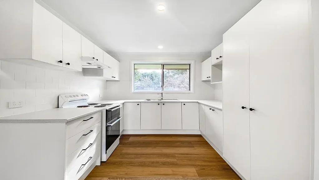 Freshly Renovated 2 Bedroom Unit