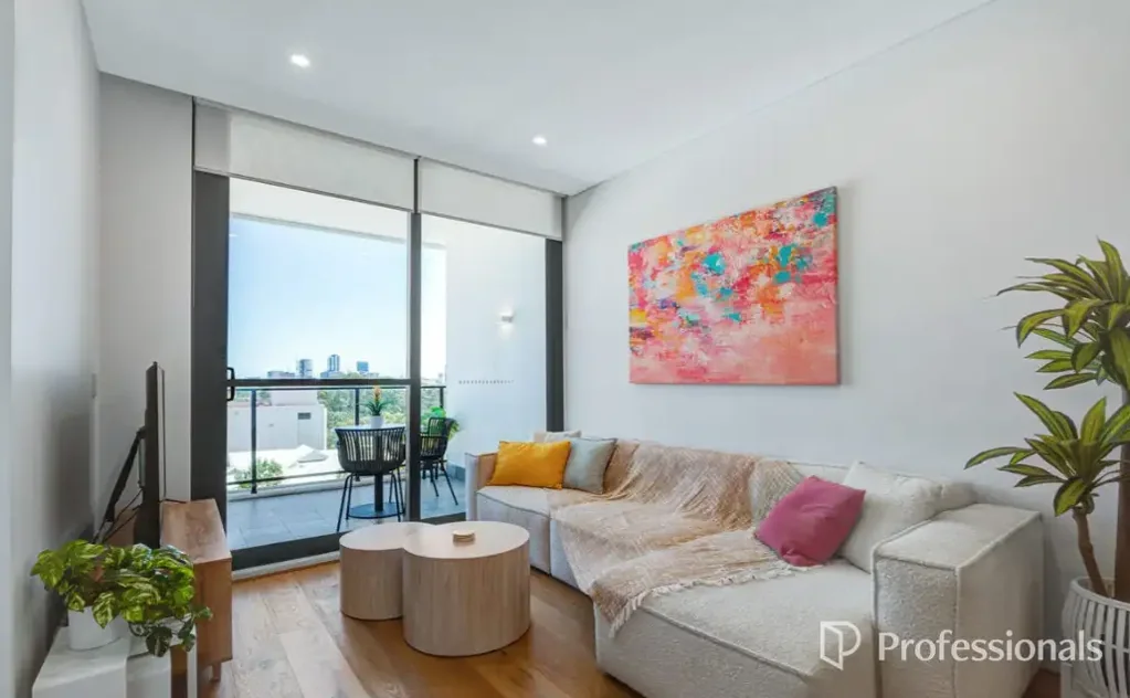 Fully Furnished Stunning City Apartment
