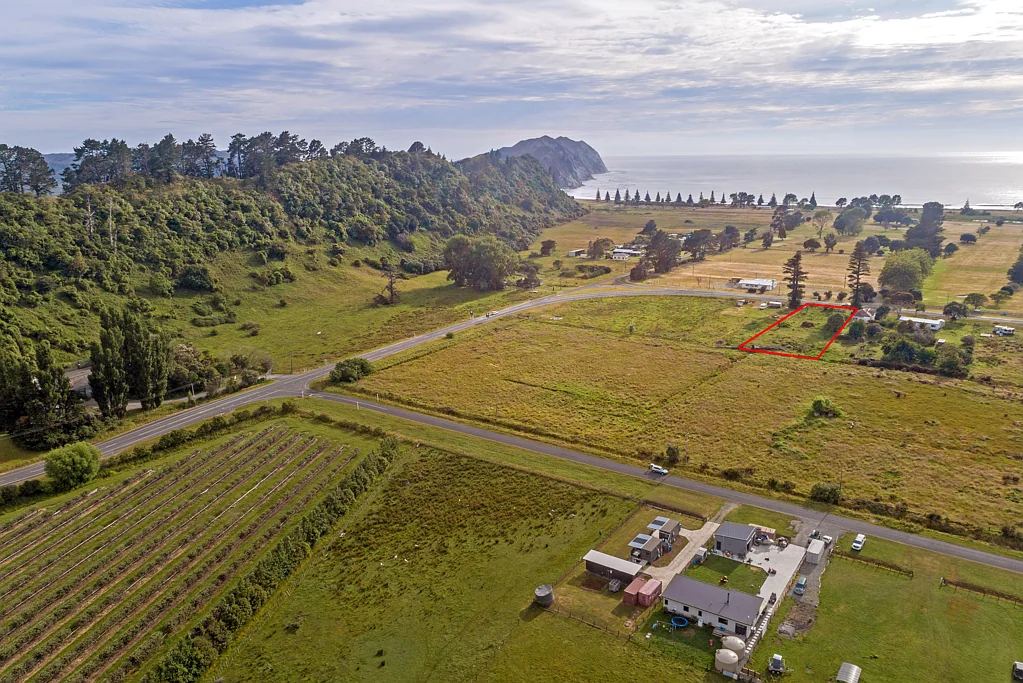 Tolaga Bay Half acre section - develop or hold