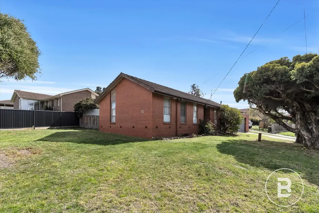 32 Jonathan Drive, Darley, VIC 3340