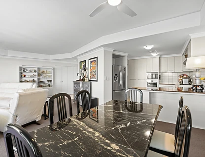 C11-2/75 Brighton Parade, Southport, Gold Coast, 2 Schlafzimmer, 2 Badezimmer, Apartment