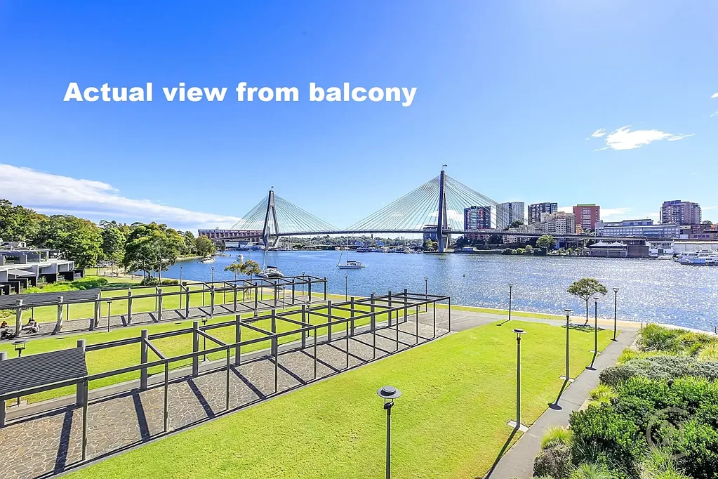 Quality Harbourside Lifestyle with Breathtaking Water Views ** Available Now **